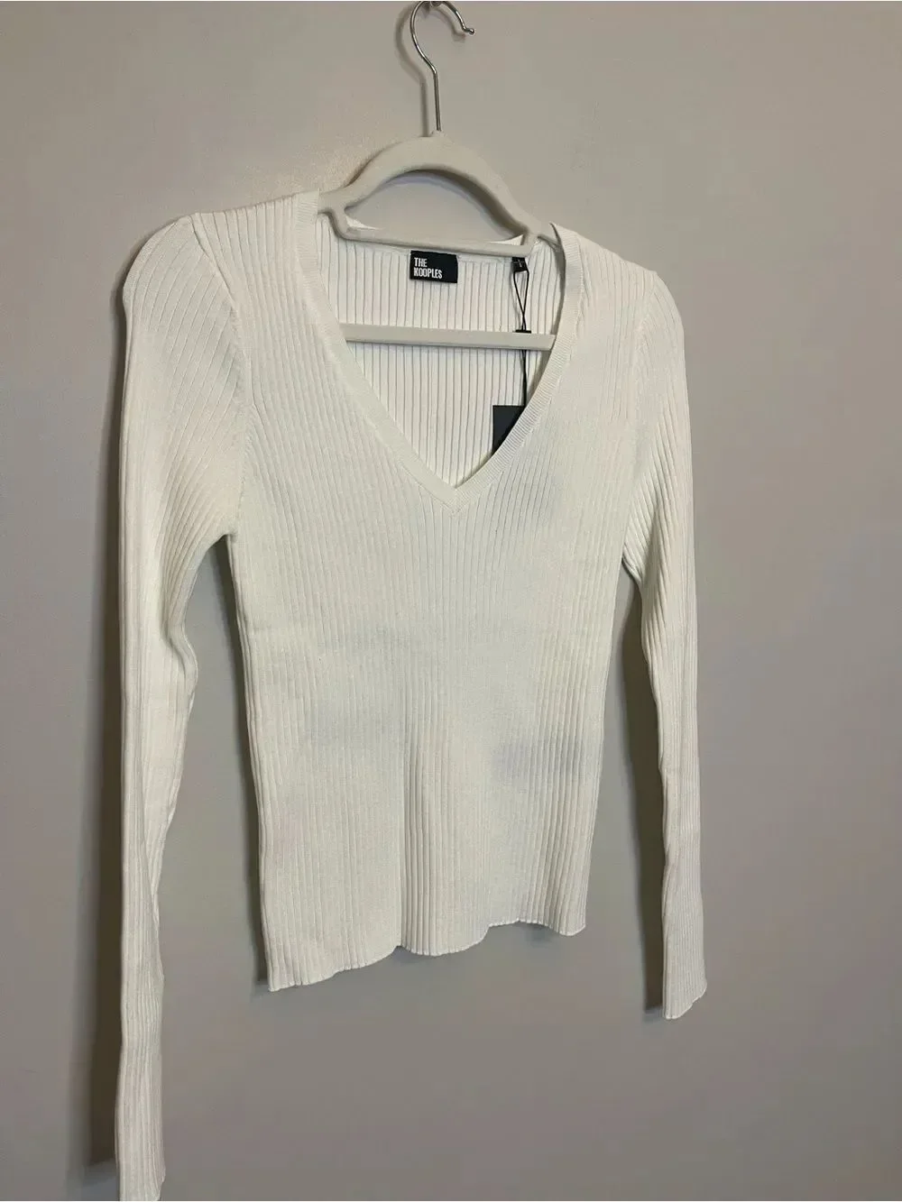 $215 The Kooples white V neck Knot sweater NWT LARGE